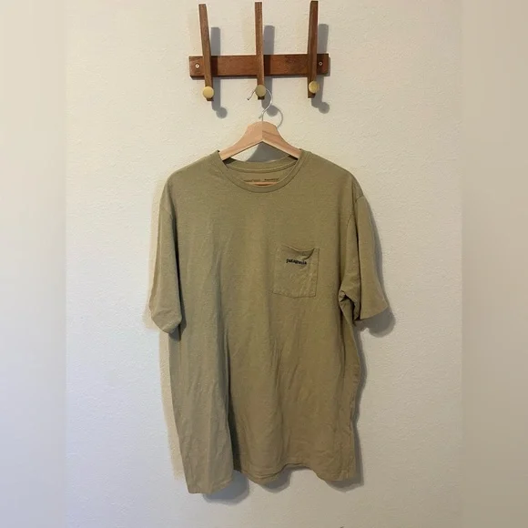 PATAGONIA MEN'S LINE LOGO RIDGE POCKET RESPONSIBILI-TEE XL - Picture 3 of 9